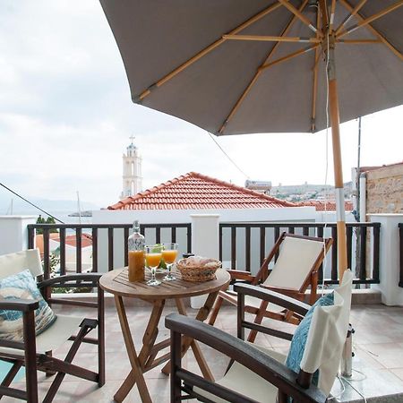 Luca'S Houses Chalki Town Exterior photo