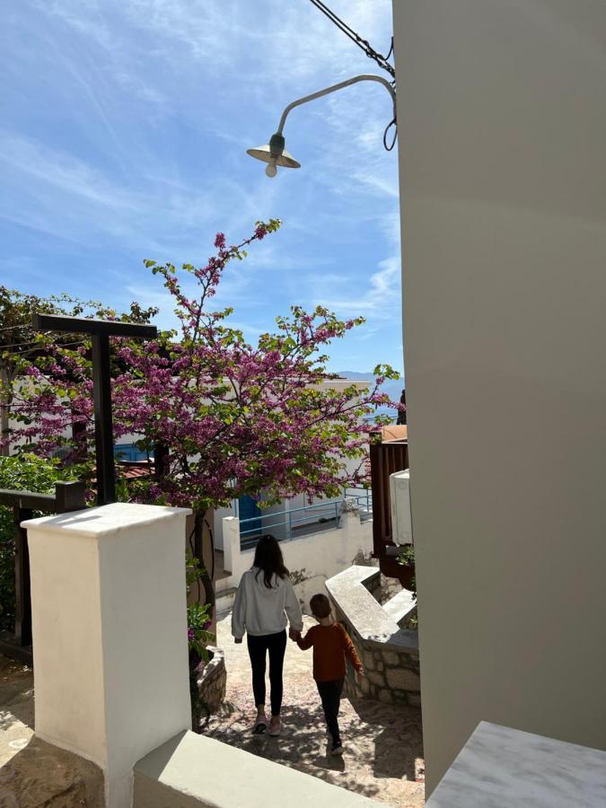 Luca'S Houses Chalki Town Exterior photo
