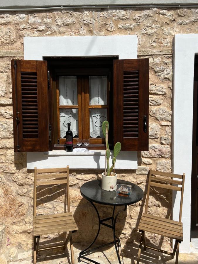 Luca'S Houses Chalki Town Exterior photo